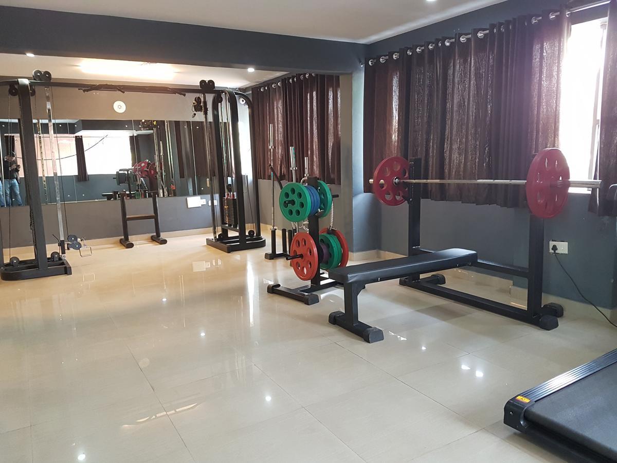 The Royal Crown Otel Gurgaon Dış mekan fotoğraf