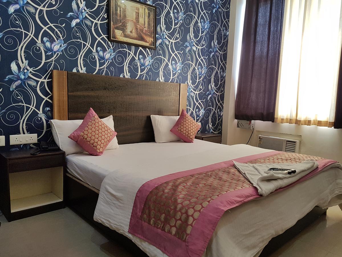 The Royal Crown Otel Gurgaon Dış mekan fotoğraf