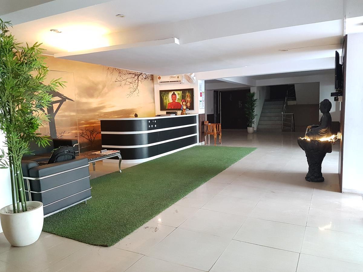 The Royal Crown Otel Gurgaon Dış mekan fotoğraf